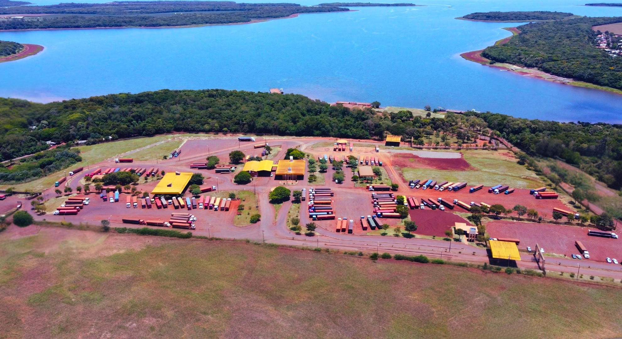 Vista aérea do Recinto Aduaneiro de Santa Helena